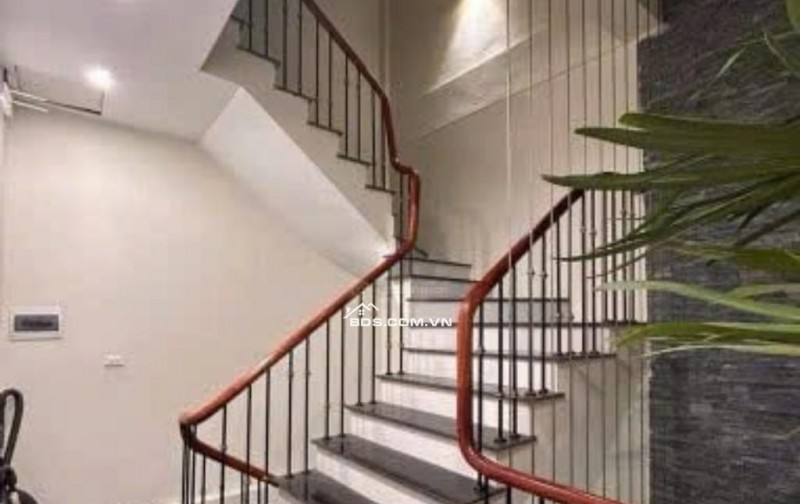 Thái Hà - Đống Đa: Nhà sang, nội thất hiện đại, ô chờ thang máy, Hậu Nở; 70m2, chỉ 15.2TỶ